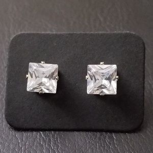 🆓️ Item! Large Princess Cut Earrings